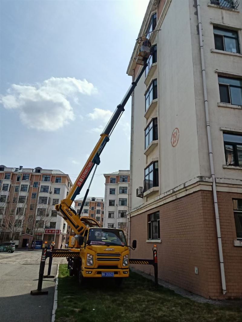 出租高空作業(yè)車，和半截子貨車
